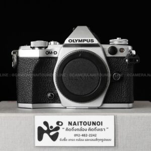 ( Used!! ) Olympus OM-D E-M5 II Silver