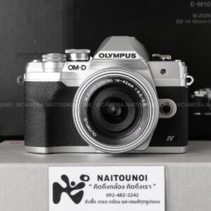 ( Used!! ) Olympus OM-D E-M10 IV Silver + Olympus 14-42 F3.5-5.6 ( Mint+ )